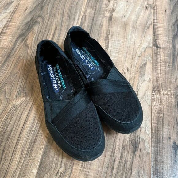 Sketchers Air Cooled Memory Foam size 7 shoes - Picture 1 of 3